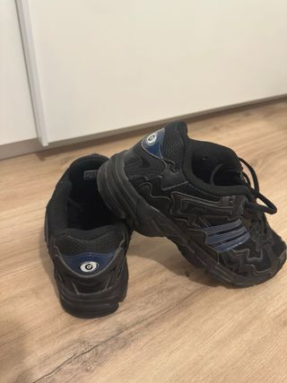 Adidas Response Bad Bunny Zapatillas Negras y Azul