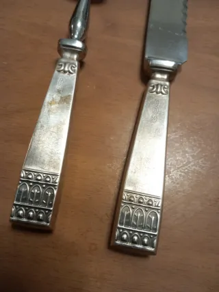 Forchetta e coltello vintage in metallo