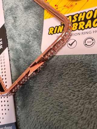 Accessori per iPhone 6 Plus: custodia, anello e protezione