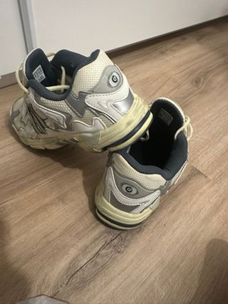 Adidas Response Bad Bunny Plata/Blanco