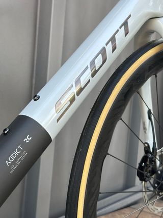 SCOTT ADDICT RC PRO HAMMERHEAD EDITION by RRBIKERS