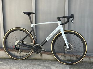 SCOTT ADDICT RC PRO HAMMERHEAD EDITION by RRBIKERS