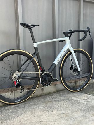 SCOTT ADDICT RC PRO HAMMERHEAD EDITION by RRBIKERS