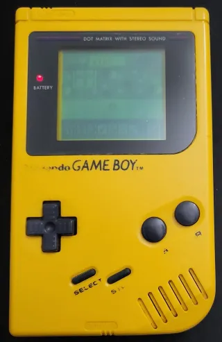Nintendo Game Boy Giallo + Gioco Tamagotchi