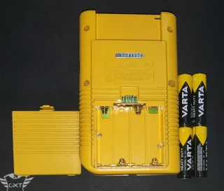 Nintendo Game Boy Giallo + Gioco Tamagotchi