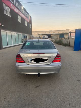 Mercedes-Benz Clase C 2004
