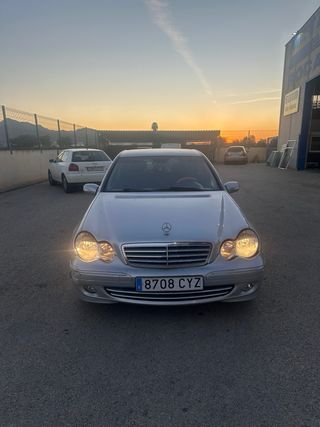 Mercedes-Benz Clase C 2004