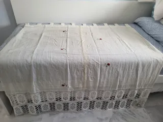 Cortina de tela con encaje