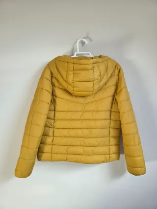 Cazadora acolchada Lefties amarilla