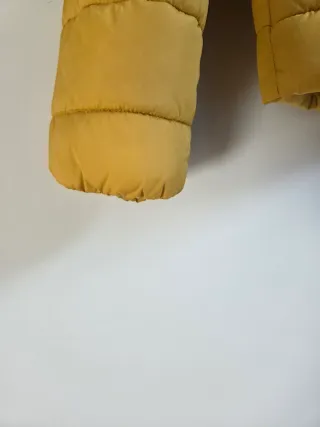 Cazadora acolchada Lefties amarilla