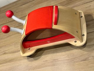 Correpasillos Hape de madera