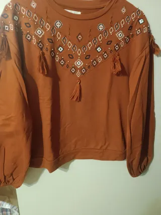 Camiseta manga larga bordada