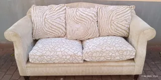 Sofá 2 plazas grande beige