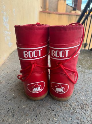 Botas Moon Boot rojas talla 32-34.