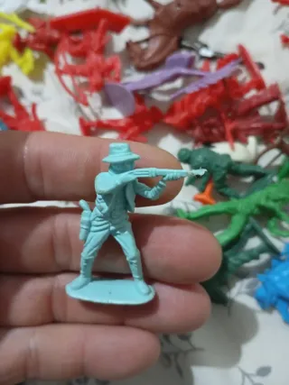 Set di soldatini in plastica giocattolo