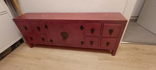 Aparador estilo japonés rojo y dorado