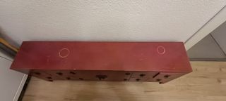 Aparador estilo japonés rojo y dorado