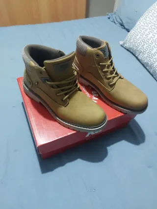 Botas de hombre color beige/marrón