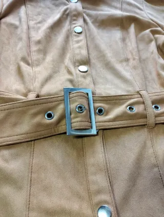 Vestido Bershka marrón cinturón S