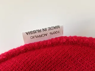 Cappello rosso ricamato LA