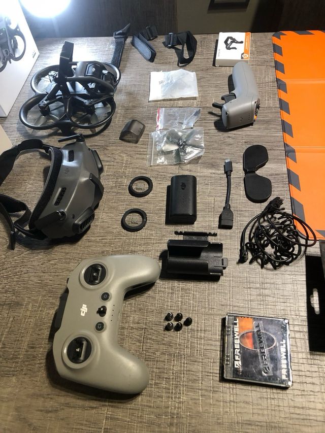 À venda: DJI Avata 1 pack profissional com 6 baterias