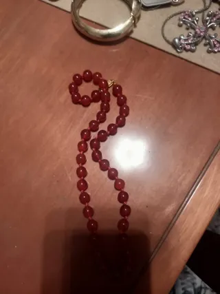 Collana con perle in pietra naturale (corniola)