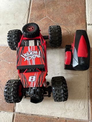Coche teledirigido Rock Crawler rojo