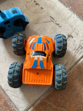 Coche teledirigido Rock Crawler rojo