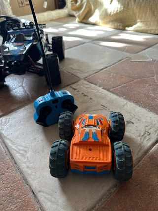 Coche teledirigido Rock Crawler rojo