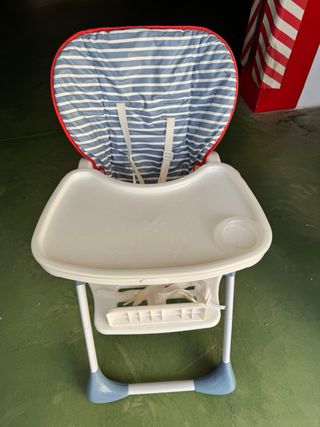 Trona de bebé con bandeja