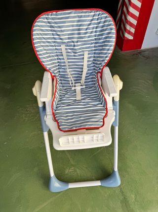 Trona de bebé con bandeja