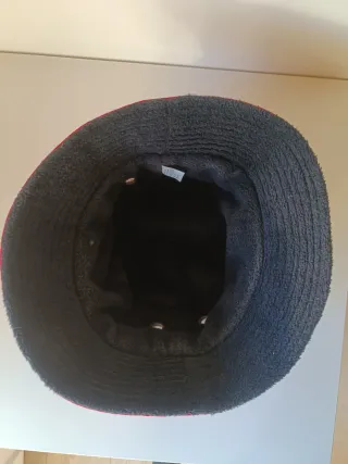 Cappello rosso, Guru Gang