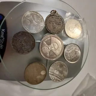 Lote de monedas y medalla