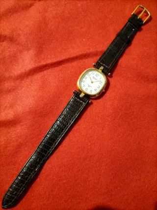 Orologio Bulova Vintage Rettangolare Stondato