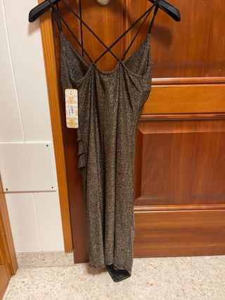 Vestido de fiesta dorado y negro