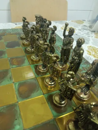 ajedrez de bronce