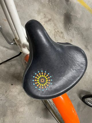 Bicicleta Btwin Naranja y Blanca