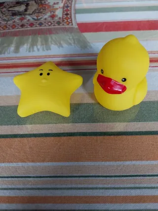 Juguetes de baño estrella y pato