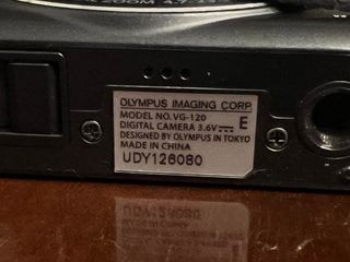 Cámara Olympus VG120 + Funda Original de cuero
