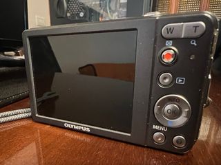 Cámara Olympus VG120 + Funda Original de cuero