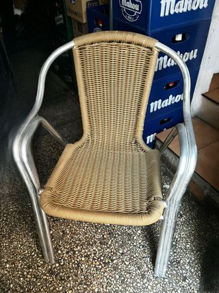 4 sedie + 1 tavolo in metallo per terrazza del bar