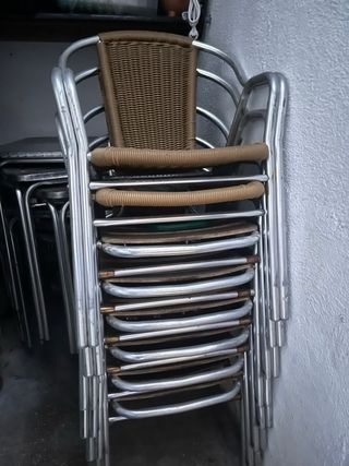 4 sedie + 1 tavolo in metallo per terrazza del bar