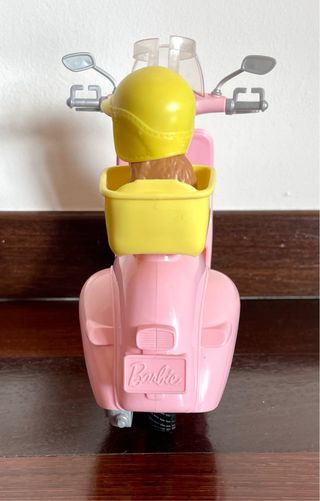 Scooter Barbie con cagnolino e casco Mattel