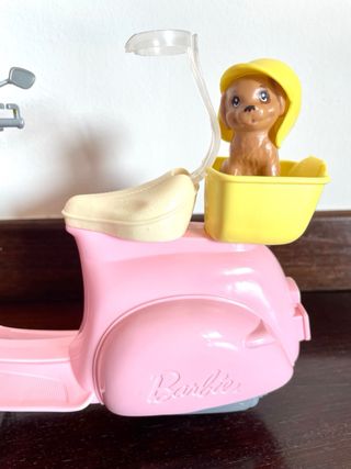 Scooter Barbie con cagnolino e casco Mattel
