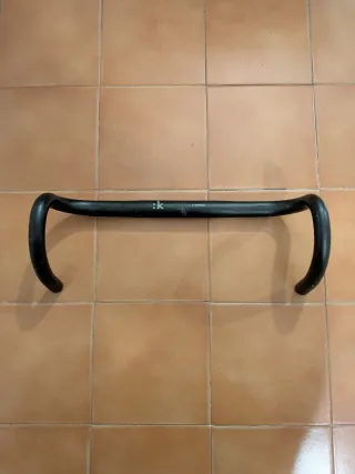 Manillar Fizik Cyrano Bull 42cm Negro