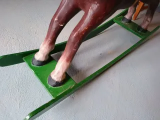 Caballito balancín cartón piedra años 50