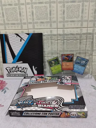 Pokemon 3 carte olo.piu poster Reshiram,zekrom