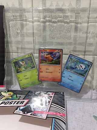 Pokemon 3 carte olo.piu poster Reshiram,zekrom