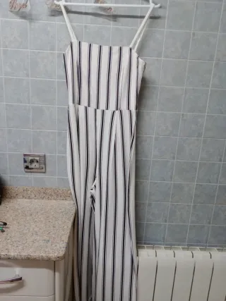 Mono rayas blanco y negro