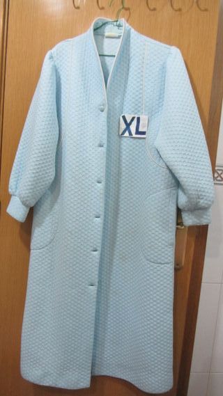 Bata de casa, chaquetones, jerseis, varias tallas